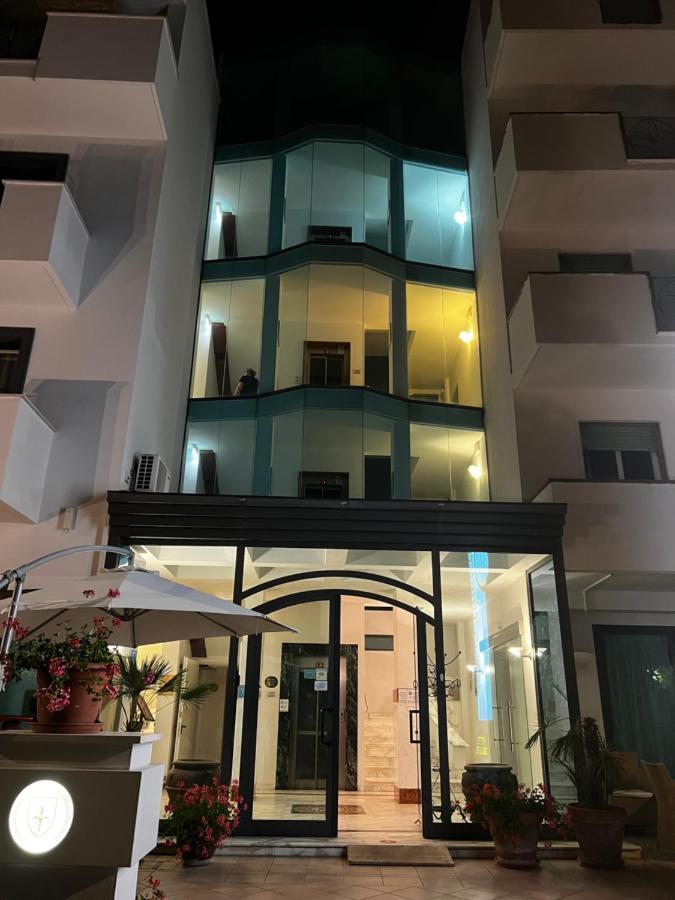 Hotel Trieste Riccione Exterior foto